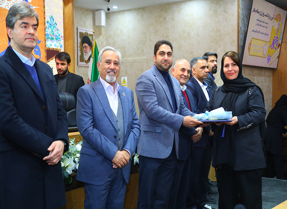  ادامه ی گزارش تصویری از آیین بزرگداشت روز زن ومقام مادر در اتاق بازرگانی قزوین(4)