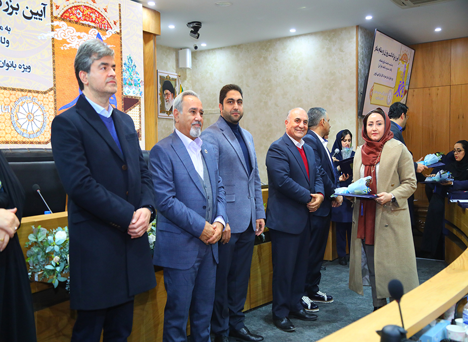 در ادامه برگزاری آیین بزرگداشت روز زن ومقام مادر دراتاق بازرگانی،صنایع ،معادن وکشاورزی قزوین