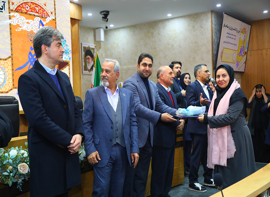 گزارش تصویری از آیین بزرگداشت روز زن ومقام مادر در اتاق بازرگانی ،صنایع ،معادن و کشاورزی قزوین(5)