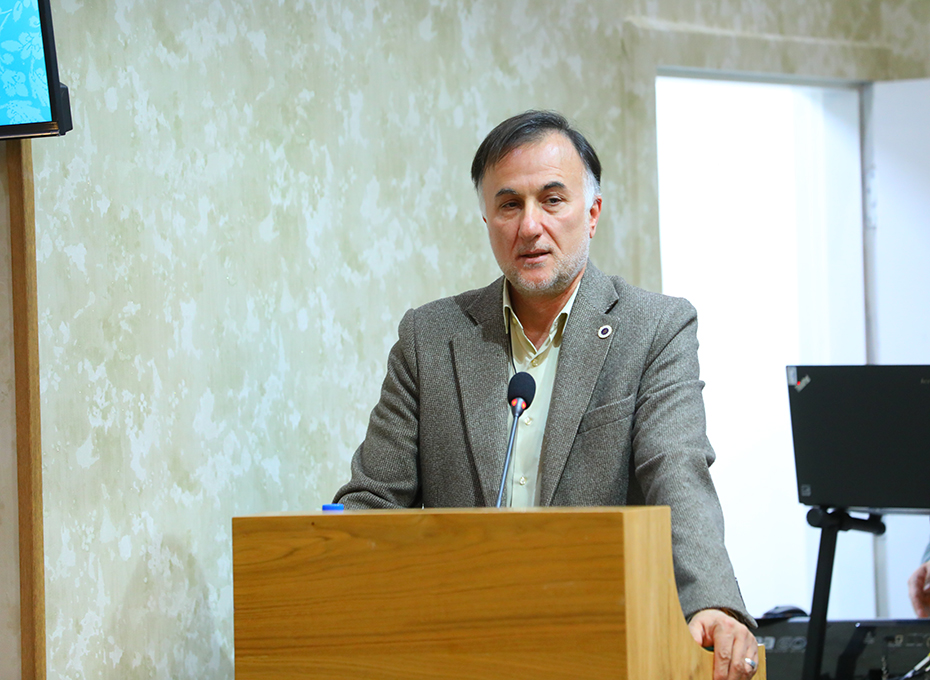 آئین بزرگداشت ولادت باسعادت حضرت امیر المومین  امام علی(ع)روزپدر و روزمرد دراتاق بازرگانی قزوین برگزارشد.عکس کمکی شماره2