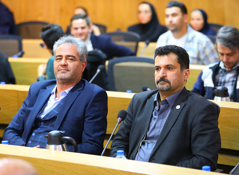 آئین بزرگداشت ولادت باسعادت حضرت امیر المومین  امام علی(ع)روزپدر و روزمرد دراتاق بازرگانی قزوین برگزارشد.عکس کمکی شماره4