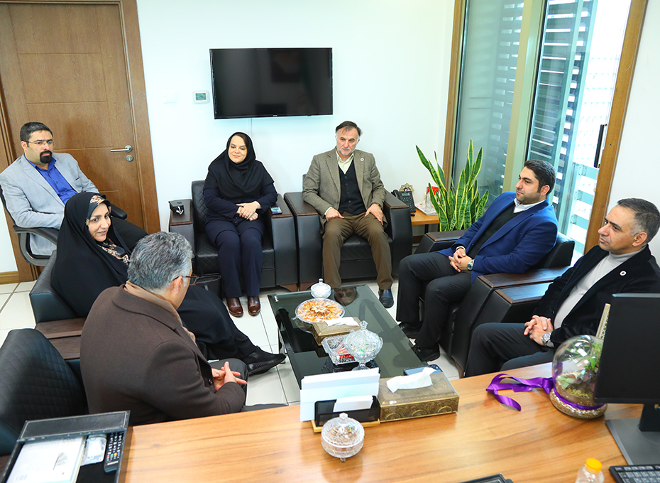 دیدار رئیس واعضای هیات نمایندگان اتاق بازرگانی قزوین با خانم دکترخمسه  مشاوروزیر جهادکشاورزی 