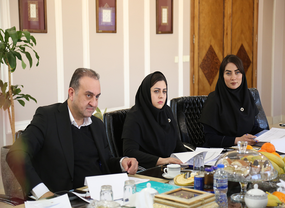 ظهرامروز چهارشنبه شانزدهمین نشست هیات رئیسه اتاق بازرگانی،صنایع،معادن وکشاورزی قزوین به ریاست مهندس عبدیان تشکیل شد.عکس کمکی شماره1