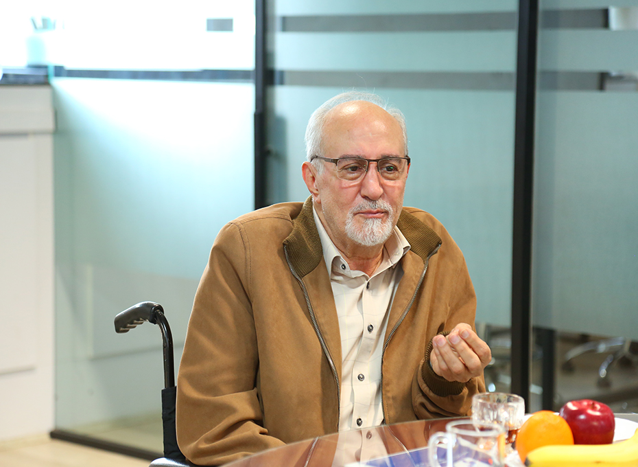 بازدید رئیس اتاق بازرگانی قزوین از شرکت گروه بهداشتی فیروز