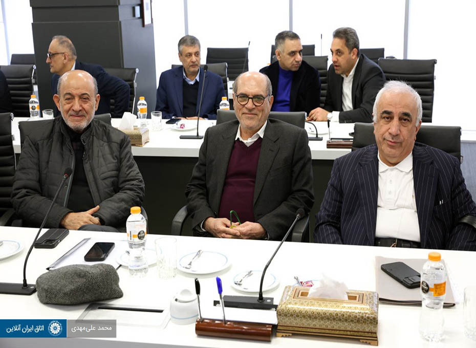 در نشست شورای روسای اتاق‌های سراسر کشور مطرح شد هیات نمایندگان اتاق ایران با هم‌گرایی به بهبود اقتصاد کشور کمک کنندعکس کمکی شماره3