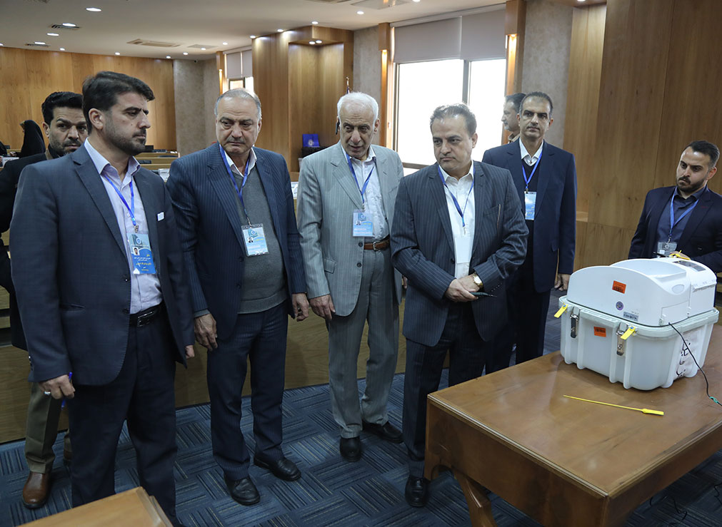 صبح امروز انتخابات داوطلبین عضویت در ششمین دوره هیات نمایندگان اتاق بازرگانی، صنایع، معادن وکشاورزی قزوین آغاز شد.عکس کمکی شماره2