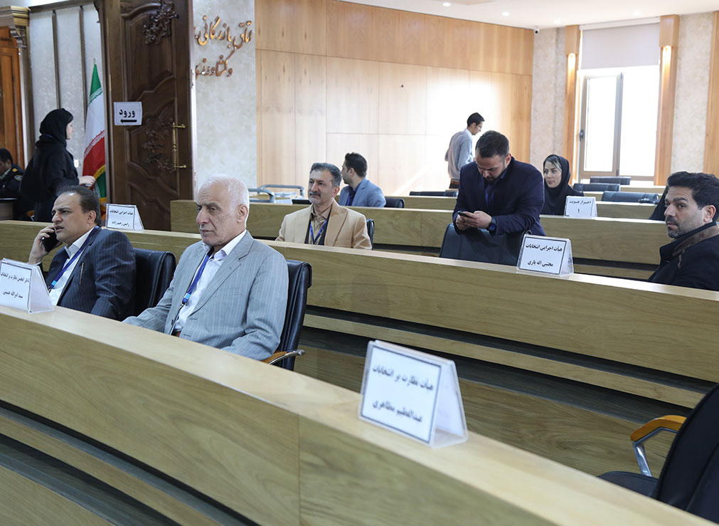 صبح امروز انتخابات داوطلبین عضویت در ششمین دوره هیات نمایندگان اتاق بازرگانی، صنایع، معادن وکشاورزی قزوین آغاز شد.عکس کمکی شماره4