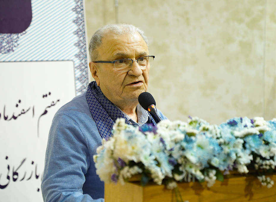 ظهر چهارشنبه، آیین گرامیداشت بیست ودومین سالروزتشکیل اتاق بازرگانی قزوین،برگزاری نخستین جشنواره وکیل التجار،مراسم تجلیل ازصادرکنندگان نمونه ملی و  استانی سال ۱۴۰۲ درسالن وکیل التجاربرگزارشد.عکس کمکی شماره7