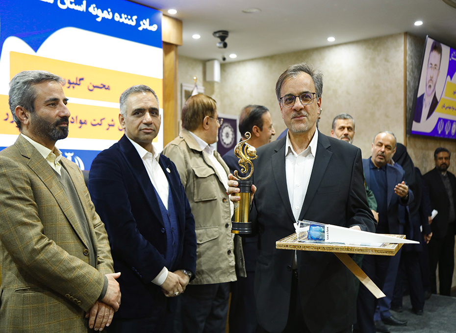 تجلیل از صادرکنندگان برتر استان قزوین در سال 1402