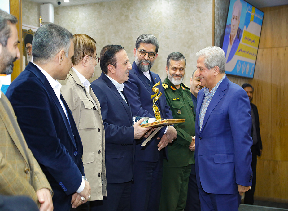 در این مراسم از بیست و سه تن از صادرکنندگان استانی تقدیر به عمل آمد