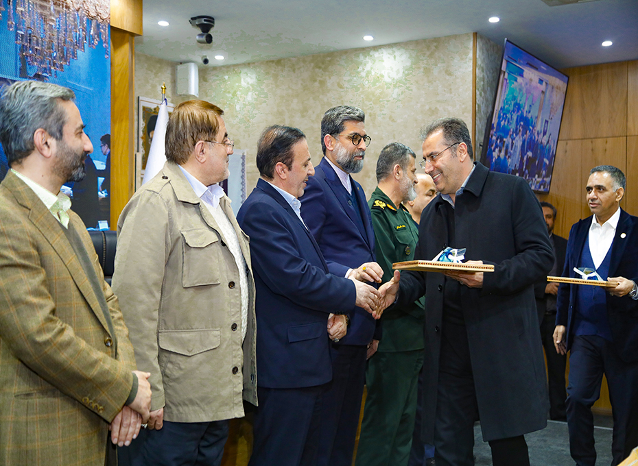 تجلیل از مدیران استانی همراه با اتاق بازرگانی قزوین
