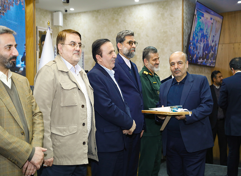 تجلیل از مدیران استانی همراه با اتاق بازرگانی قزوین