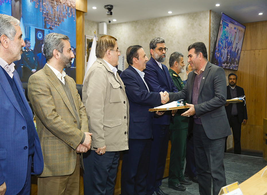 تجلیل از مدیران استانی همراه با اتاق بازرگانی قزوین