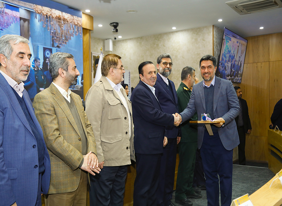 تجلیل از مدیران استانی همراه با اتاق بازرگانی قزوین