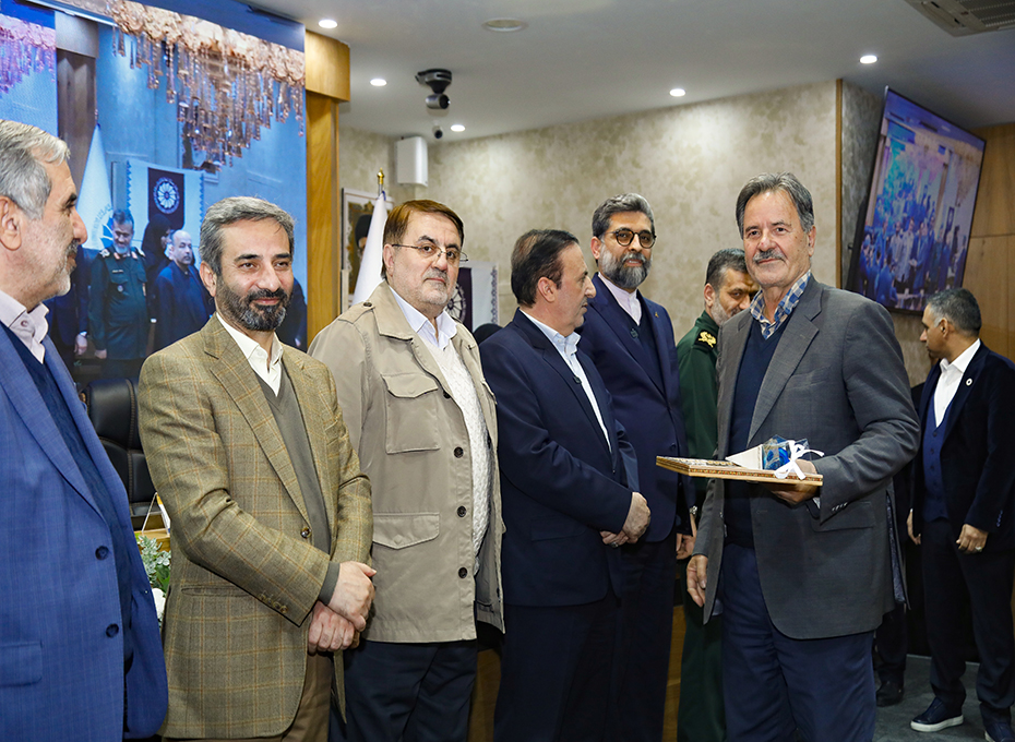 تجلیل از مدیران استانی همراه با اتاق بازرگانی قزوین
