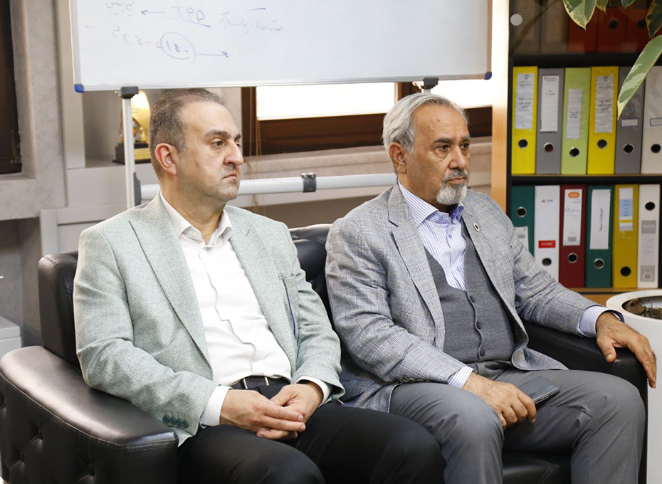 استقبال ضیغمی مدیر واردات خودرو وزارت صمت ازطرح پیشنهادی اتاق قزوین: از انتخاب استان قزوین به عنوان پایلوت ساماندهی واردات کامیون وانواع کشنده حمایت می کنیم