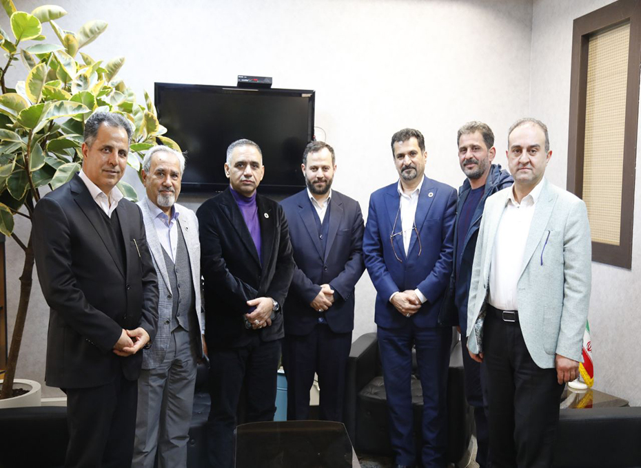 جلسه مشترک وفوق تخصصی مهندس عبدیان رئیس اتاق بازرگانی قزوین بامهدی ضیغمی مدیر واردات خودرو وزارت صنعت،معدن وتجارت کشوردردفتر این مدیر صنعتی برگزارشد.