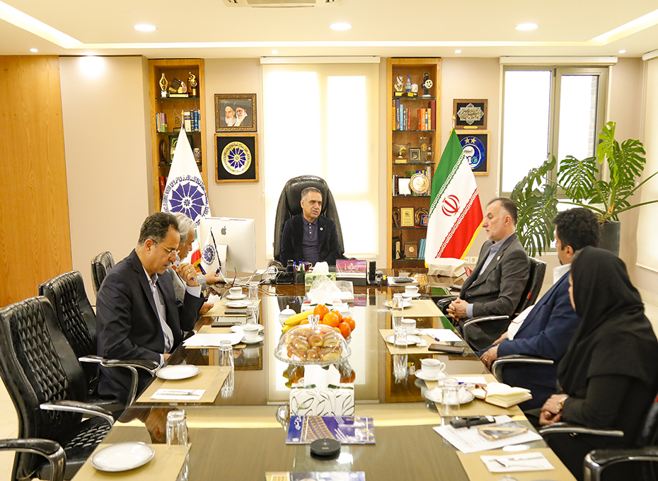 ظهرامروزشنبه، جلسه هماهنگی نشست تجاری مشترک استانهای منتخب ایران(قزوین،همدان وایلام) بااتاق های بازرگانی حله، نجف،دیوانیه و سماوه کشور عراق به ریاست مهندس مهدی عبدیان تشکیل شد.