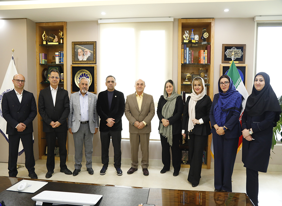 امروز چهارشنبه بیست و هفتم فروردین ماه ، نخستین جلسه هیات مدیره انجمن کارآفرینی استان قزوین با دستورجلسه انتخاب هیات رئیسه این انجمن تازه تاسیس بخش خصوصی استان  دردفتر ریاست اتاق بازرگانی قزوین برگزارشد.