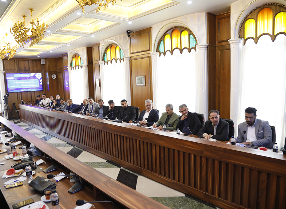 نشست صمیمانه هم اندیشی صاحبان صنایع شوینده استان قزوین با رئیس اتاق بازرگانی قزوین برگزارشدعکس کمکی شماره4