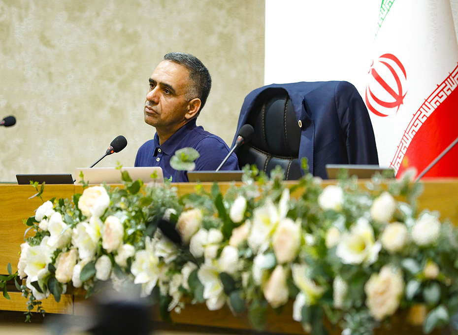 سمینار آموزشی تخصصی «توسعه صادرات استان قزوین با محوریت گروه‌های کالایی »باارائه درسگفتارهای تخصصی مهندس عبدیان رئیس اتاق بازرگانی قزوین واتحادیه صادرکنندگان استان ،  درسالن وکیل التجار برگزار شد.عکس کمکی شماره6