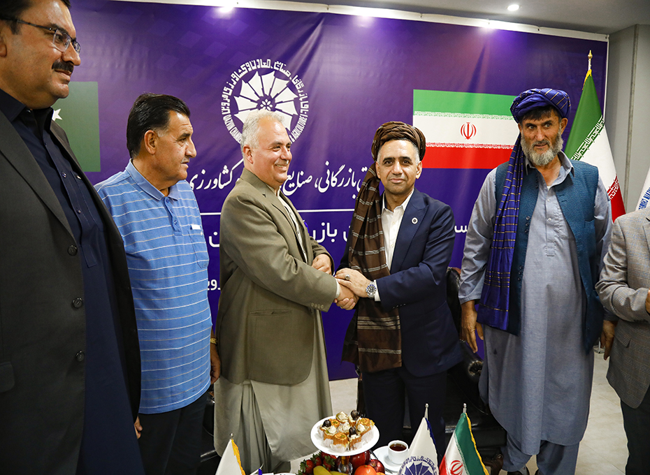  نشست مشترک اتاق بازرگانی قزوین  وهیات تجاری پاکستان دراتاق بازرگانی قزوین برگزارشد.عکس کمکی شماره1