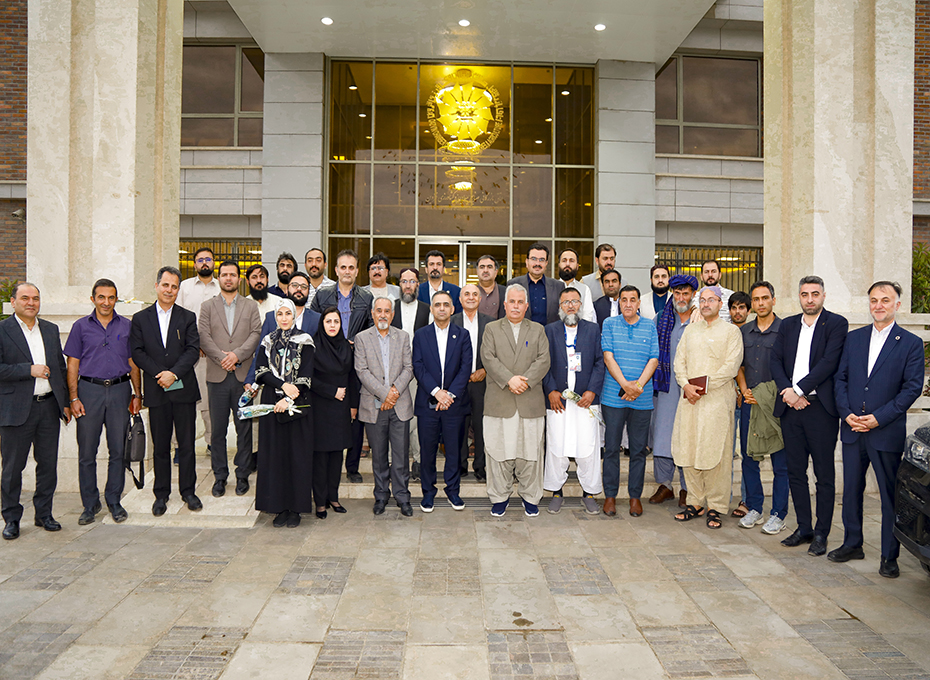  نشست مشترک اتاق بازرگانی قزوین  وهیات تجاری پاکستان دراتاق بازرگانی قزوین برگزارشد.