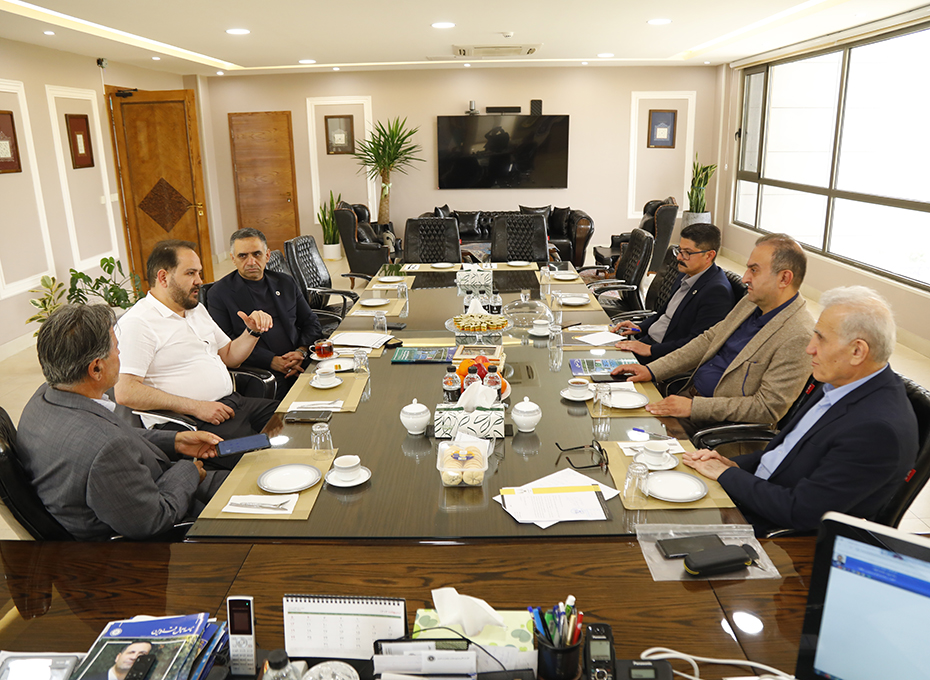 جلسه مشترک روسا و هیات رئیسه اتاق های بازرگانی،تعاون و اصناف استان قزوین عکس کمکی شماره5