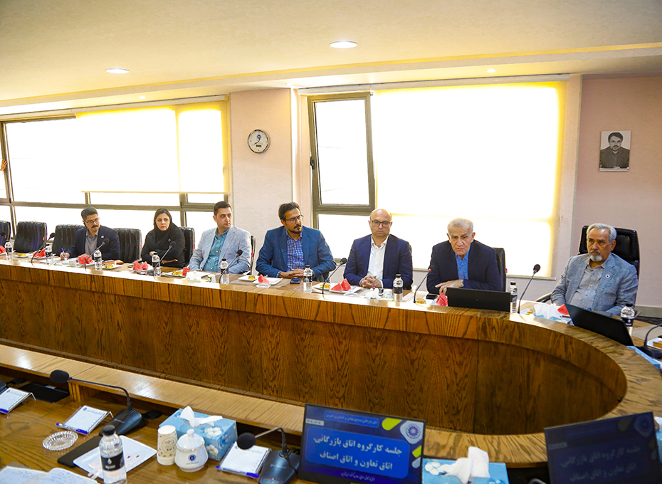 مهندس عبدیان در جلسه مشترک روسا و هیات رئیسه کارگروه اتاق های سه گانه استان خبرداد؛ ورود بخش خصوصی بامشارکت  اتاق‌های سه‌گانه برای  غلبه بربحران ناترازی انرژی دراستان  