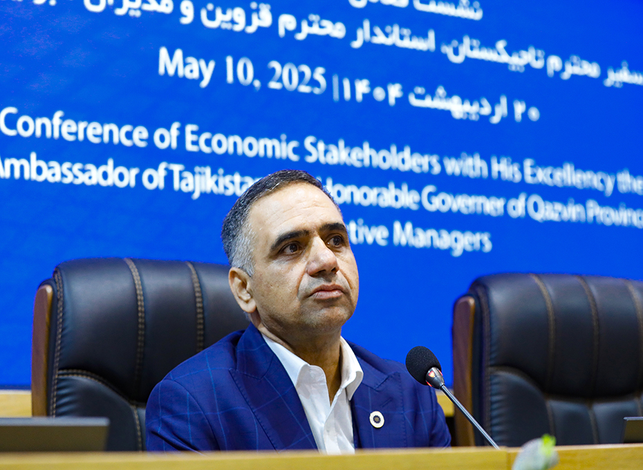 برگزاری نشست فعالان اقتصادی باسفیرتاجیکستان درایران،استاندار قزوین ومدیران اجراییعکس کمکی شماره4