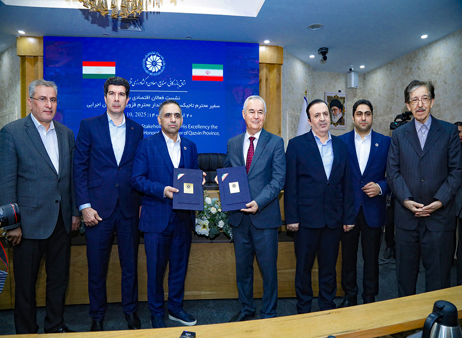 برگزاری نشست فعالان اقتصادی باسفیرتاجیکستان درایران،استاندار قزوین ومدیران اجرایی