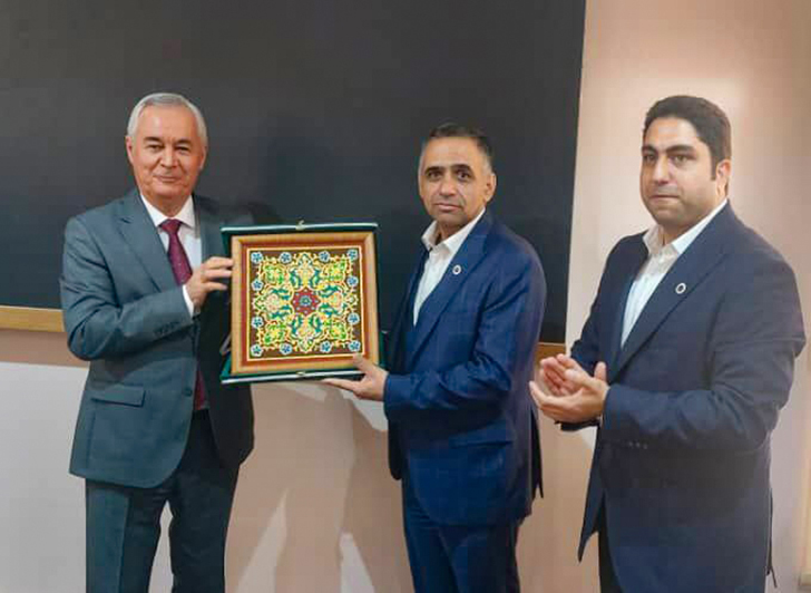 برگزاری نشست فعالان اقتصادی باسفیرتاجیکستان درایران،استاندار قزوین ومدیران اجرایی