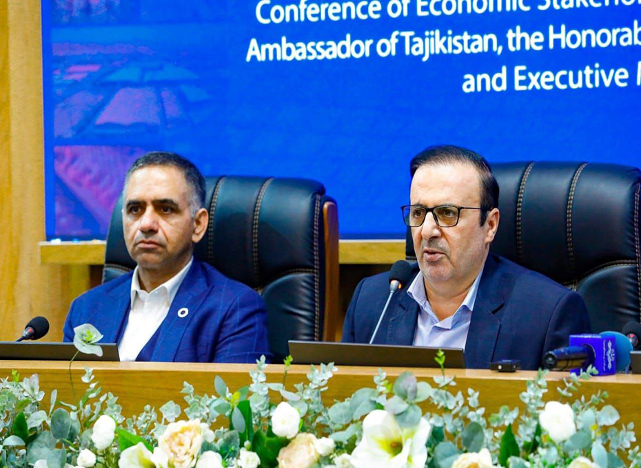 برگزاری نشست فعالان اقتصادی باسفیرتاجیکستان درایران،استاندار قزوین ومدیران اجرایی
