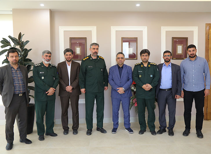 مهندس عبدیان رئیس اتاق بازرگانی،صنایع،معادن وکشاورزی قزوین:
توسعه روابط سپاه پاسداران واتاق بازرگانی  به منظور  تسهیل امور مربوط به صنعتگران و تجارضروری است
