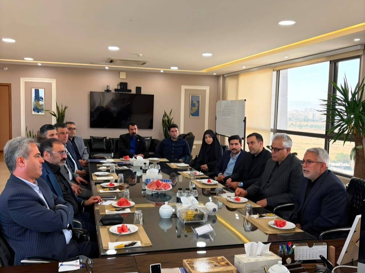 ایجادبندرخشک دراستان به تدبیر رئیس  اتاق بازرگانی قزوین عکس کمکی شماره1