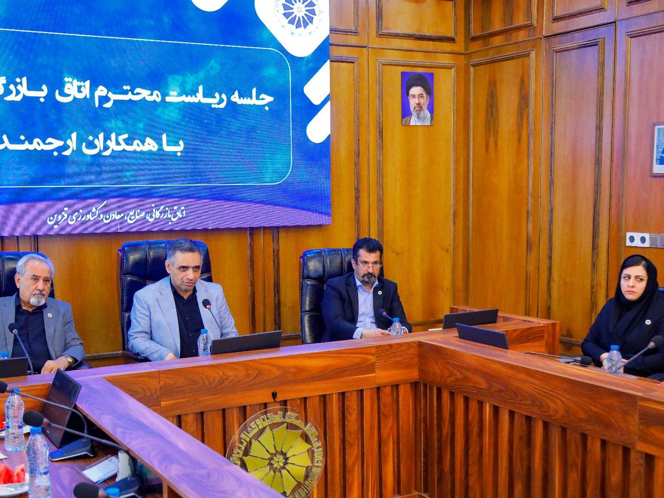  افزایش مشارکت اعضا، نشانگر اطمینان آنان  به جایگاه اصولی و حقیقی اتاق بازرگانی قزوین درتصمیم سازی های مهم اقتصادی ودفاع ازمطالبات بخش خصوصی استعکس کمکی شماره2