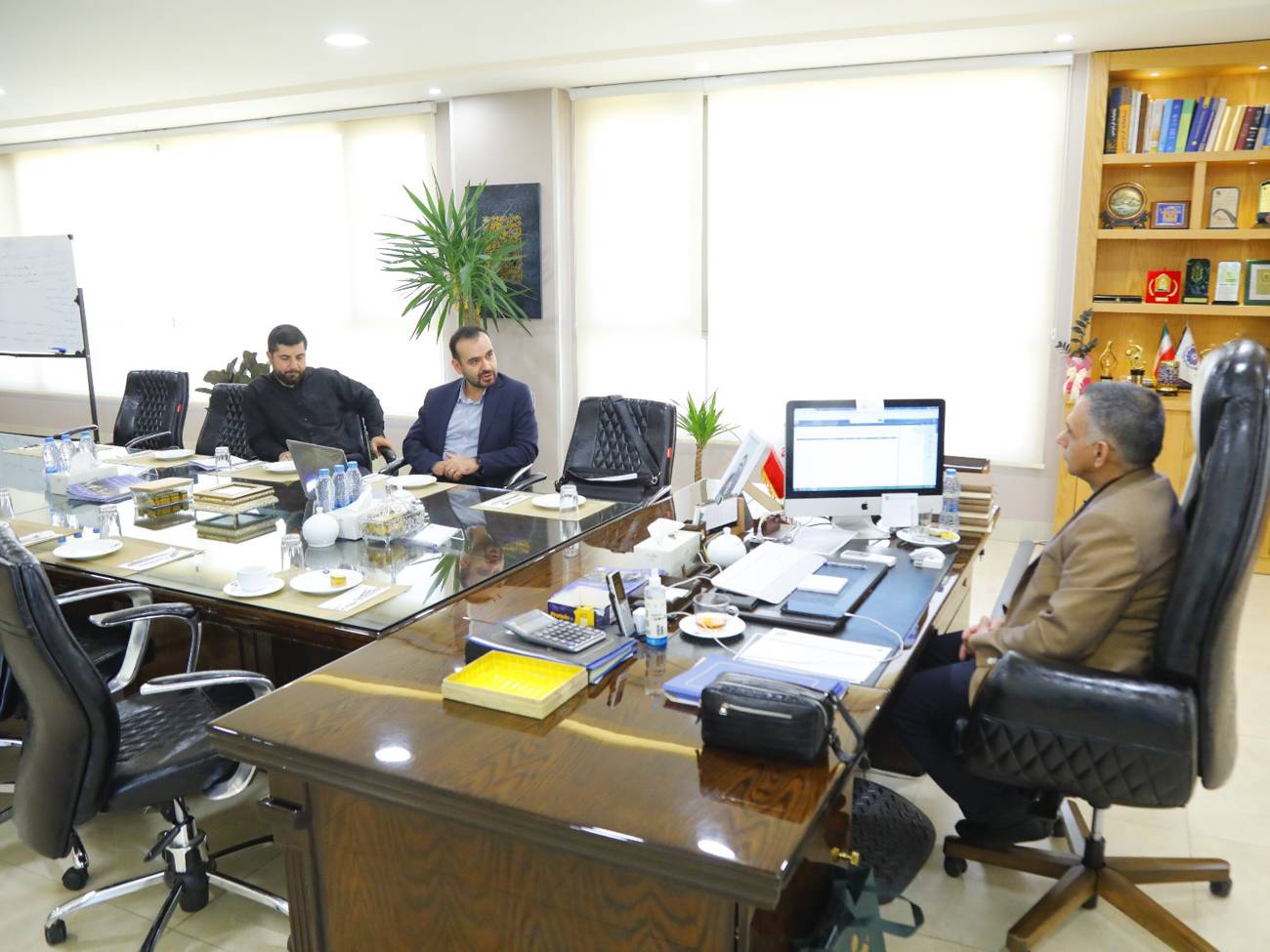 گزارش تصویری جلسات مشاوره ای ریاست اتاق بازرگانی قزوین-نهم تیرماه 1405