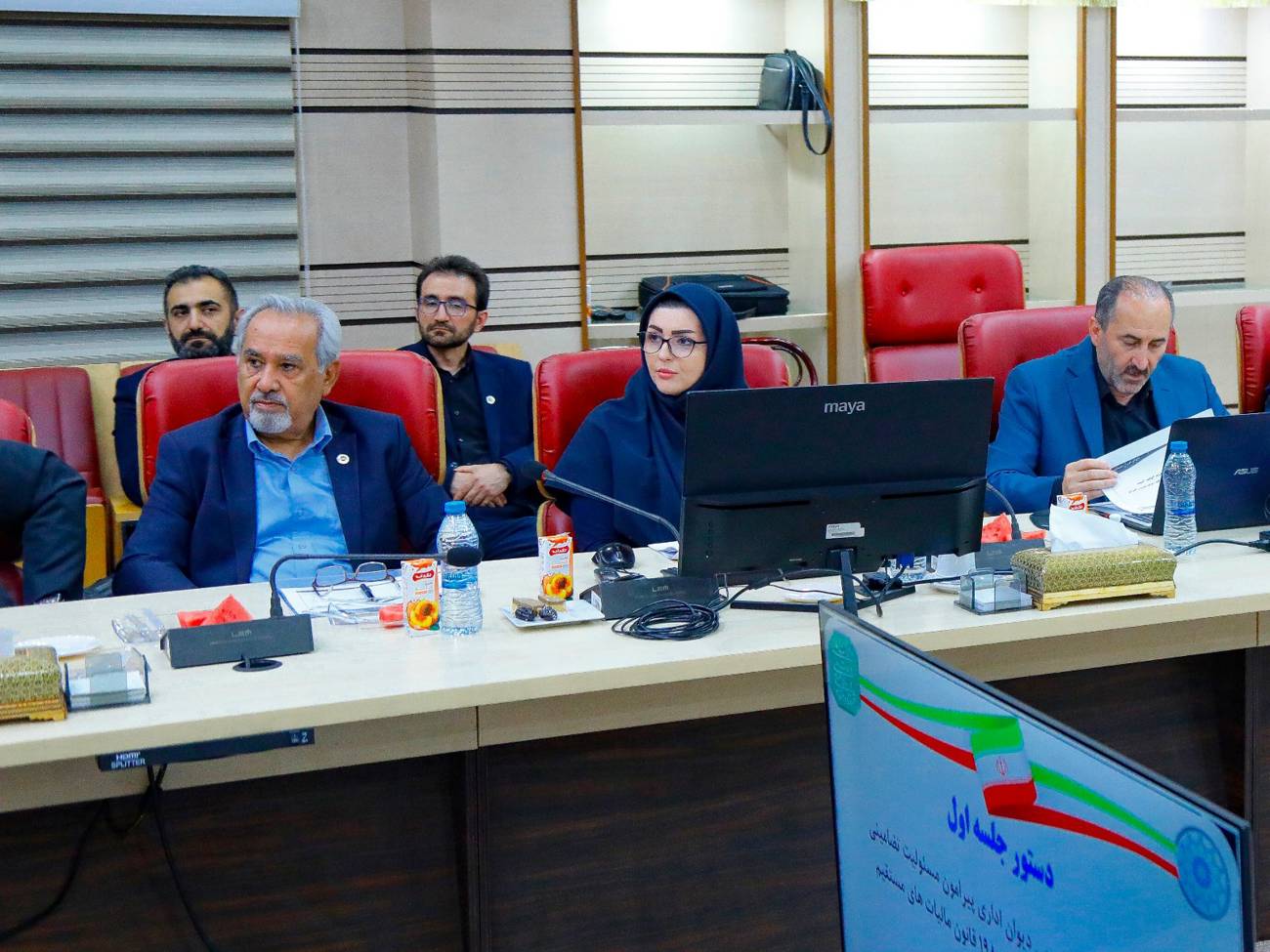 تصویب چهارمصوبه پیشنهادی مالیاتی و گمرکی  درجلسه امروز شورای گفت وگوی دولت وبخش خصوصی استانعکس کمکی شماره4
