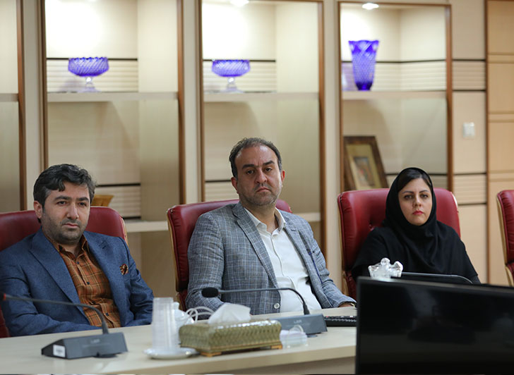نشست صمیمانه هیات رئیسه وهیات نمایندگان اتاق بازرگانی قزوین بادکتر محمدمهدی اعلایی استاندارقزوین برگزارشد.
دراین جلسه نماینده عالی دولت دراستان قزوین اظهارداشت:استان قزوین یکی ازمعدوداستانهای کشوراست که اکثرسرمایه گذاری ها درآن توسط بخش خصوصی صورت گرفته است عکس کمکی شماره2