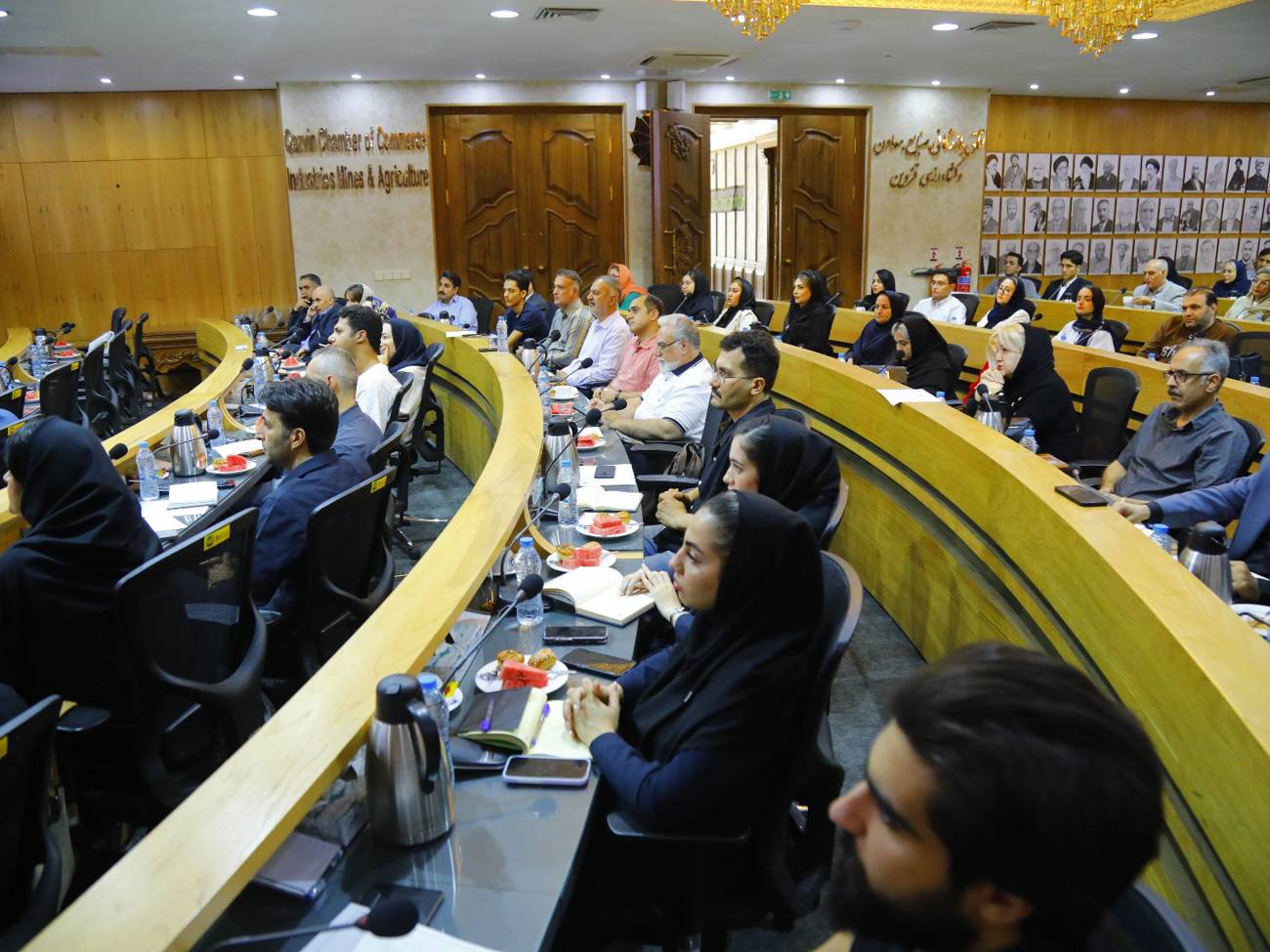 گزارش تصویری برگزاری  دونوبت  سمینار آموزشی «شناخت بازار چین و فرصت‌های تجارت بین‌الملل»در اتاق بازرگانی قزوین