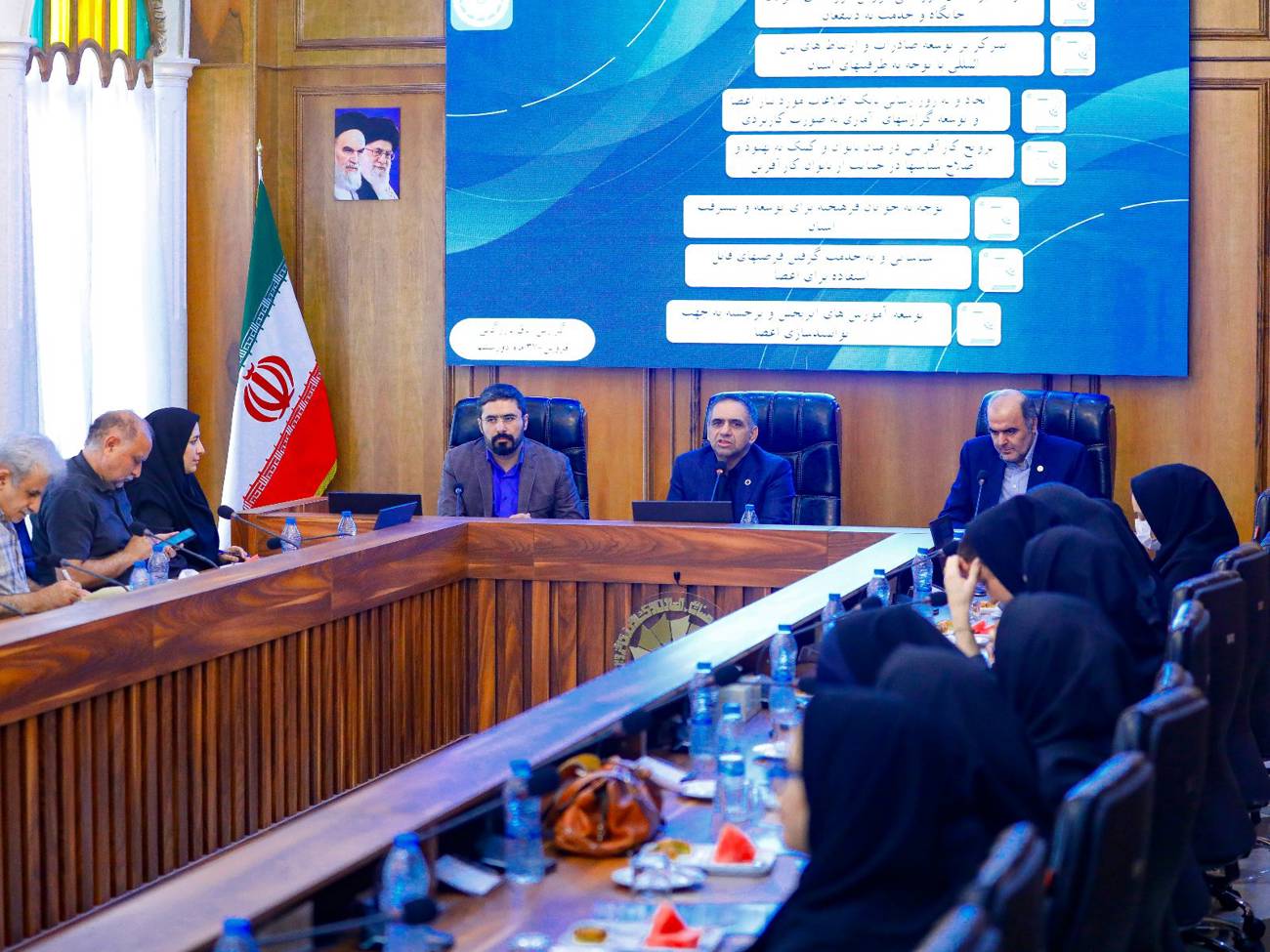برگزاری اولین نشست خبری هدفمند وموضوعی باعنوان« خبرگزاری ها وپایگاه های خبری» دراتاق قزوین