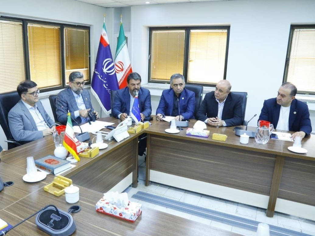  کار کارستان اتاق بازرگانی قزوین در  بررسی مسائل و مشکلات ارزی 74 واحد تولیدی استان قزوین با مسئولان وزارت صنعت، معدن و تجارت  کشورعکس کمکی شماره1