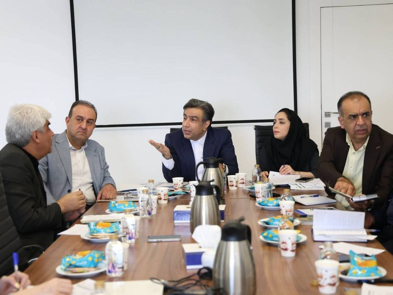  " پیشنهاد ابطال اظهارنامه های صادراتی درارتباط با محموله هایی که به دلیل شرایط خاص منطقه ای از قلمرو کشور خارج نشده اند"، در صدو بیست و یکمین جلسه شورای گفت‌وگوی  استان قزوین 