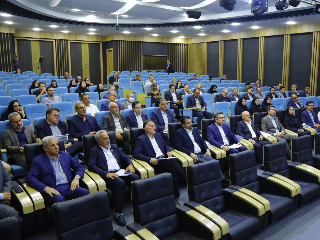 برگزاری نشست 123شورای گفت وگوی دولت وبخش خصوصی استان قزوینعکس کمکی شماره2