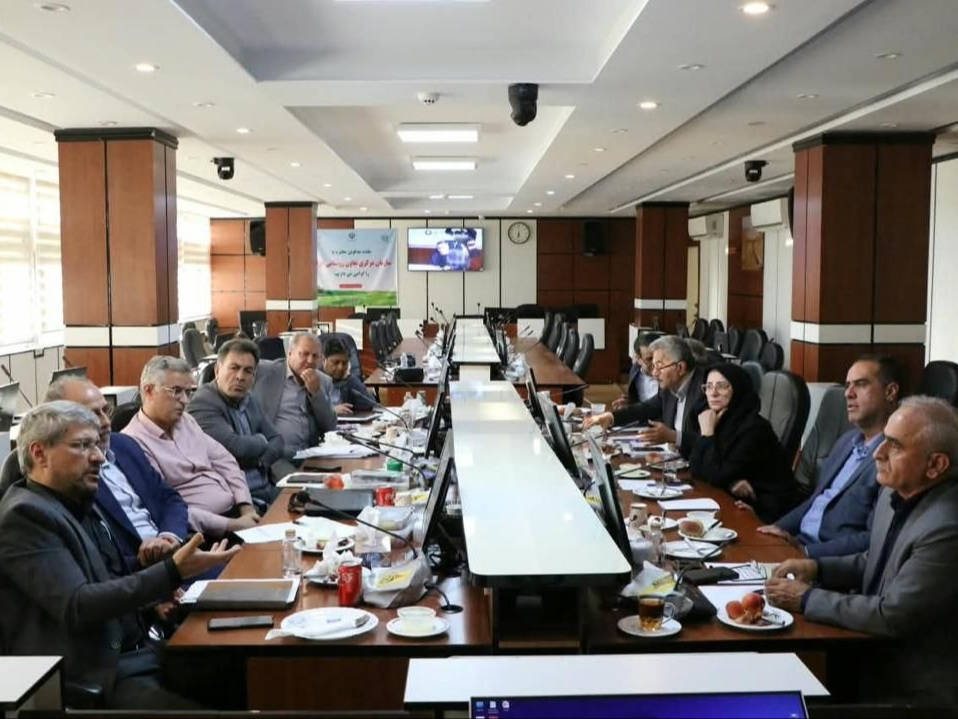 پیگیری مصوبه شورای گفت وگوی استان ازسوی رئیس اتاق بازرگانی قزوین وسازمان برنامه وبودجه کشور عکس کمکی شماره1