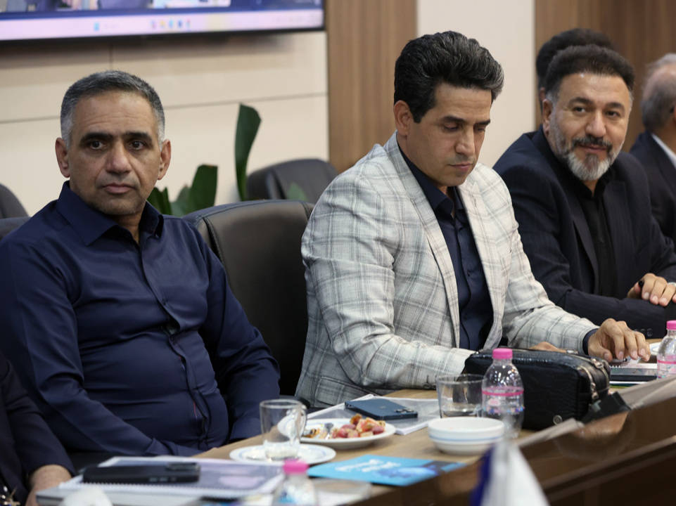 برنامه‌ریزی جامع  اتاق قزوین برای مقابله با شکاف بین صنعت و دانشگاه درسطح کشور  با ارائه طرح ابتکاری« سرای نوآوری»عکس کمکی شماره2