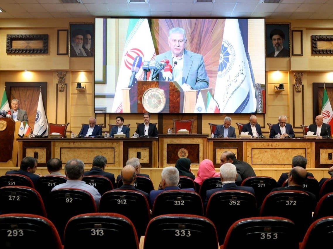 حضورمهندس عبدیان رئیس اتاق بازرگانی قزوین ونمایندگان اتاق قزوین درهیات نمایندگان اتاق ایران عکس کمکی شماره1