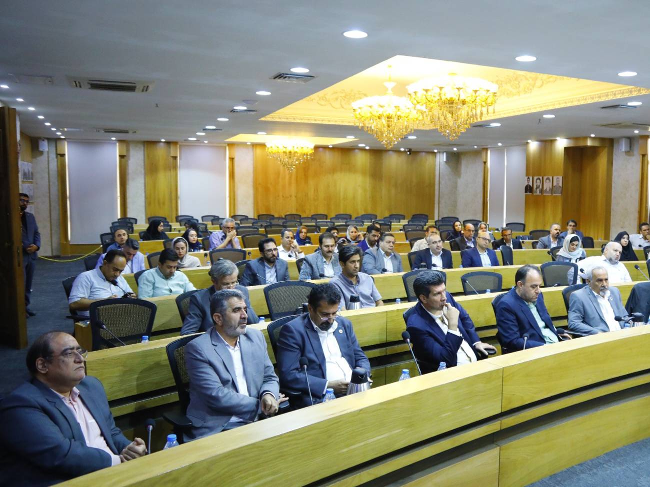 گرامیداشت روز ملی تشکل ها ومشارکتهای اجتماعی دراتاق بازرگانی قزوین عکس کمکی شماره1