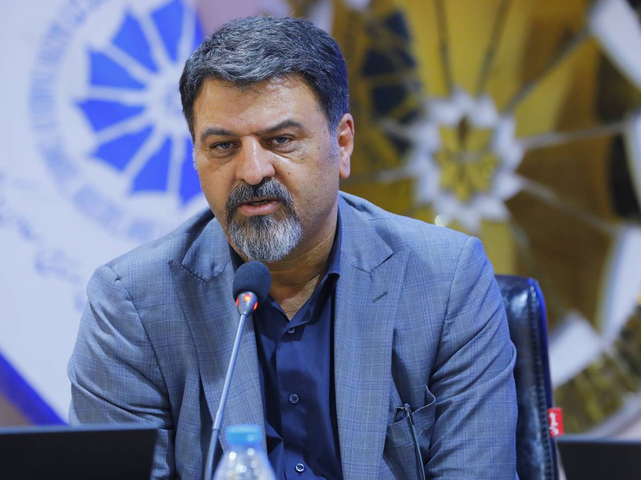 مجمع عمومی مؤسسین انجمن صنایع نساجی استان قزوین در محل سالن جلسات اتاق بازرگانی قزوین و با حضورآقایان  مهدی عبدیان رئیس اتاق بازرگانی قزوین ،دکترکامران لشگری، مدیرکل صنعت، معدن و تجارت استان قزوین و معاونین این سازمان، ، سید ماهان میر شفیعی نماینده اتاق بازرگانی ایران و جمعی از فعالان برجسته این صنعت برگزار شد.عکس کمکی شماره3