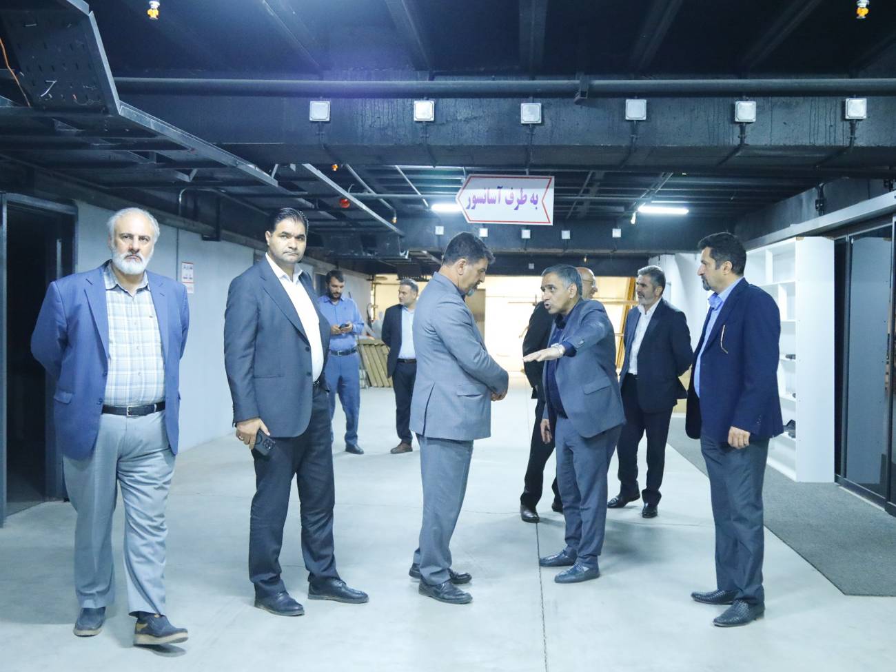 مجمع عمومی مؤسسین انجمن صنایع نساجی استان قزوین در محل سالن جلسات اتاق بازرگانی قزوین و با حضورآقایان  مهدی عبدیان رئیس اتاق بازرگانی قزوین ،دکترکامران لشگری، مدیرکل صنعت، معدن و تجارت استان قزوین و معاونین این سازمان، ، سید ماهان میر شفیعی نماینده اتاق بازرگانی ایران و جمعی از فعالان برجسته این صنعت برگزار شد.عکس کمکی شماره8